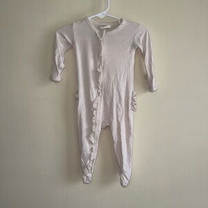 Spearmint Love 2-Way Ruffle Zip Footie in Cream 0-3 months
